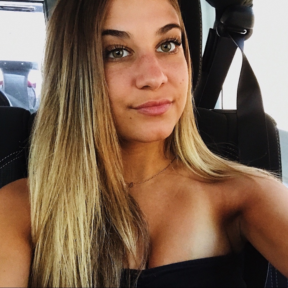 Meet your Posher, Angela